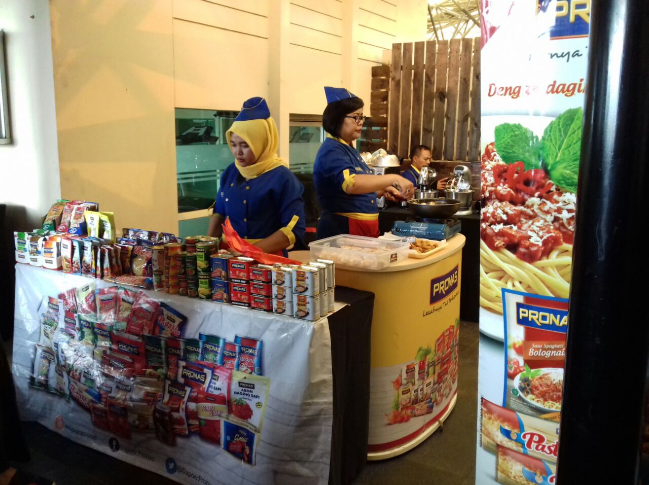 Cooking and Demo Parade 3 Chef at Aston Braga Bandung