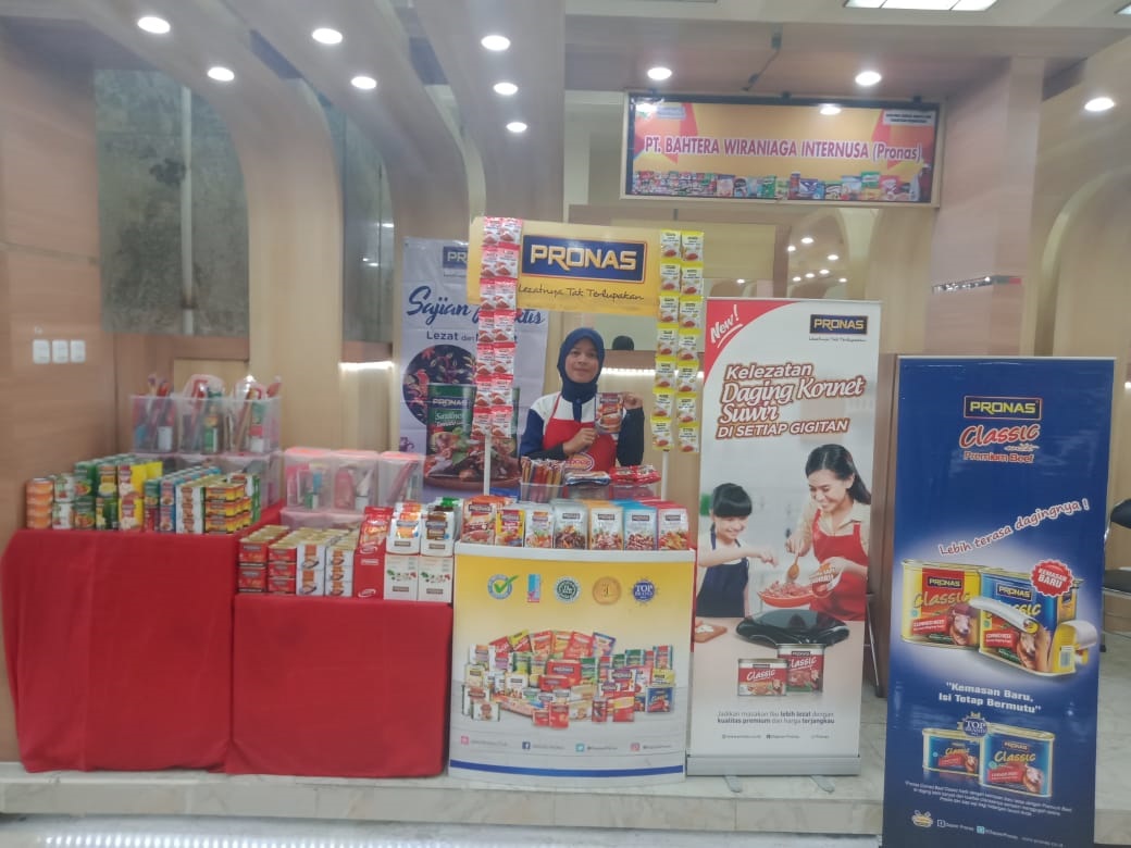 Pronas ikut serta dalam pameran di Departemen Perindustrian RI